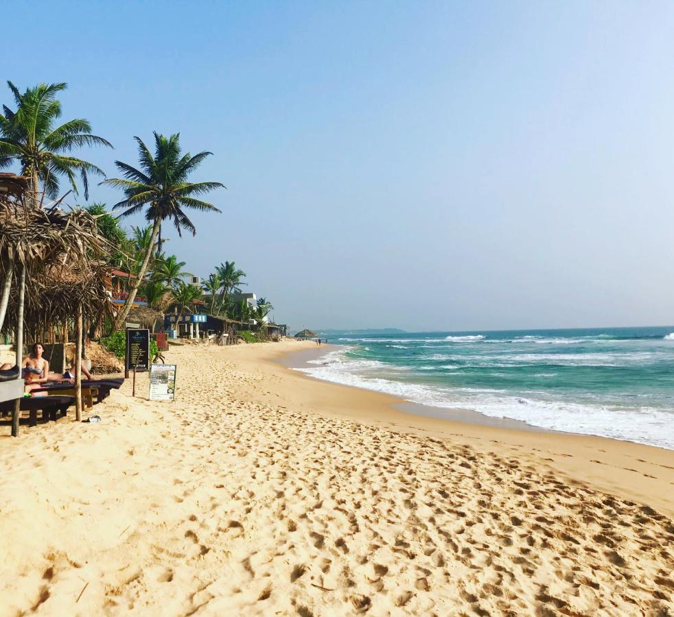 Hotel Waves Hikkaduwa Exterior foto